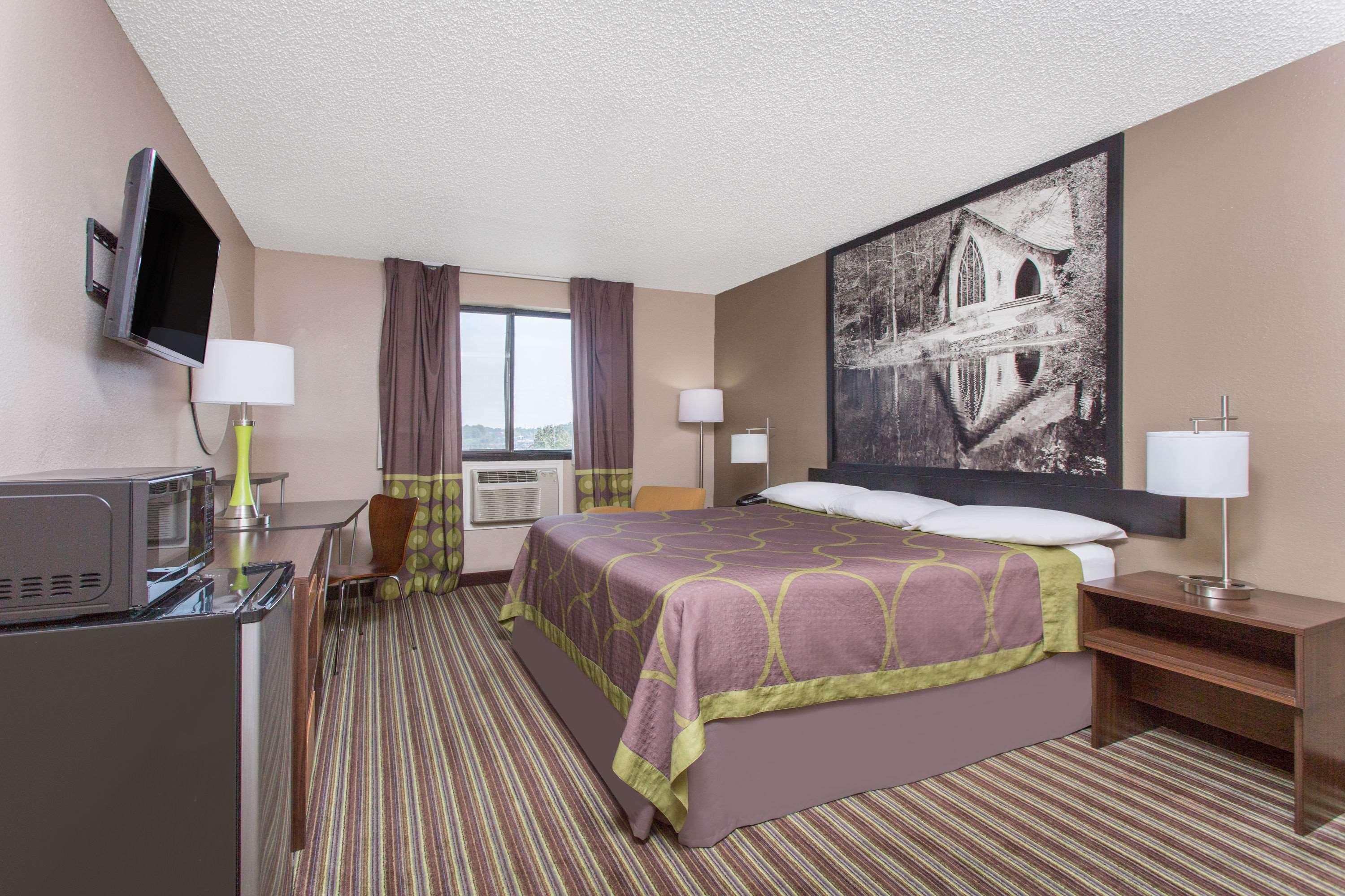 Super 8 By Wyndham Columbus Airport Hotel Buitenkant foto