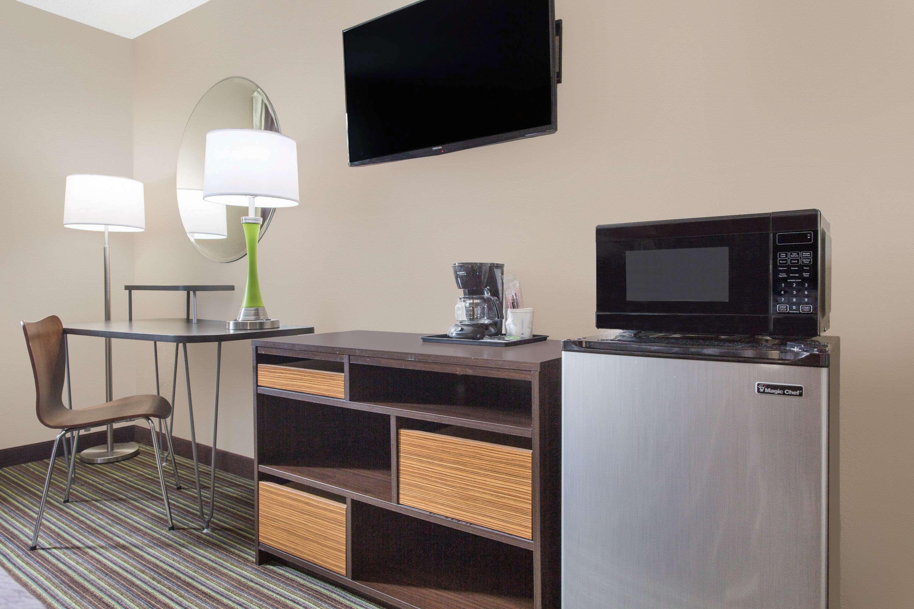 Super 8 By Wyndham Columbus Airport Hotel Buitenkant foto