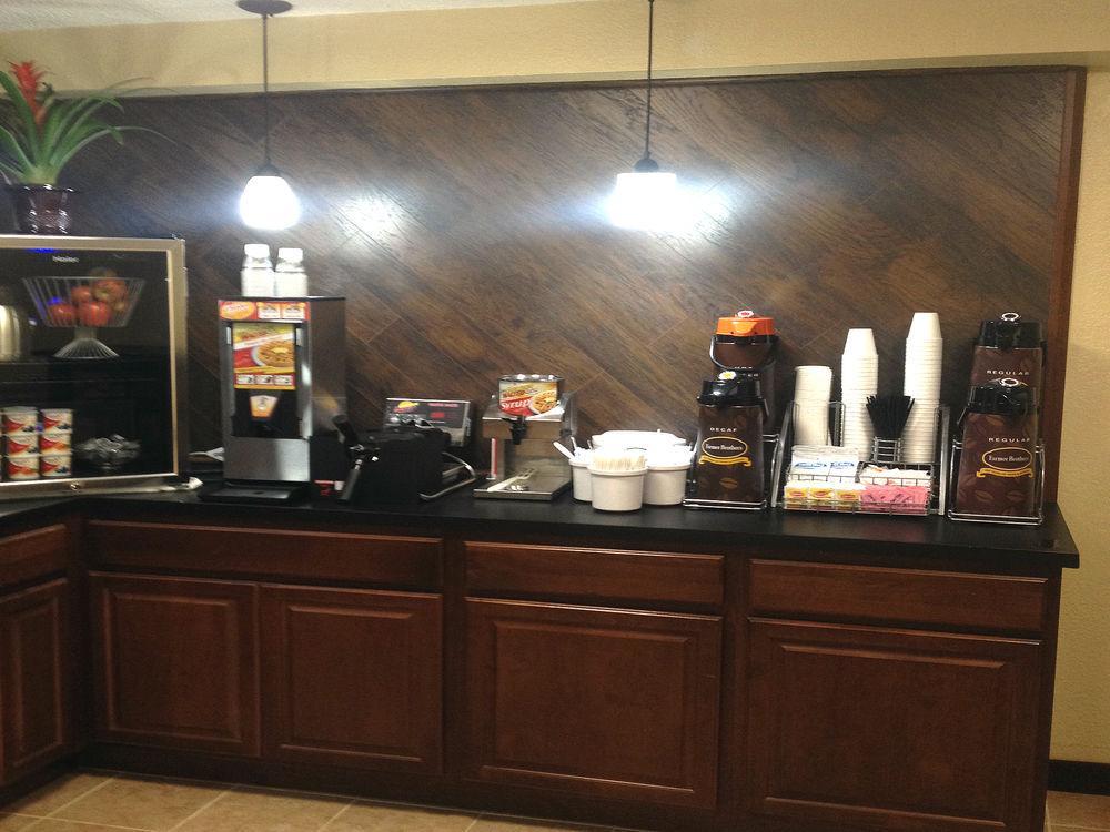 Super 8 By Wyndham Columbus Airport Hotel Buitenkant foto